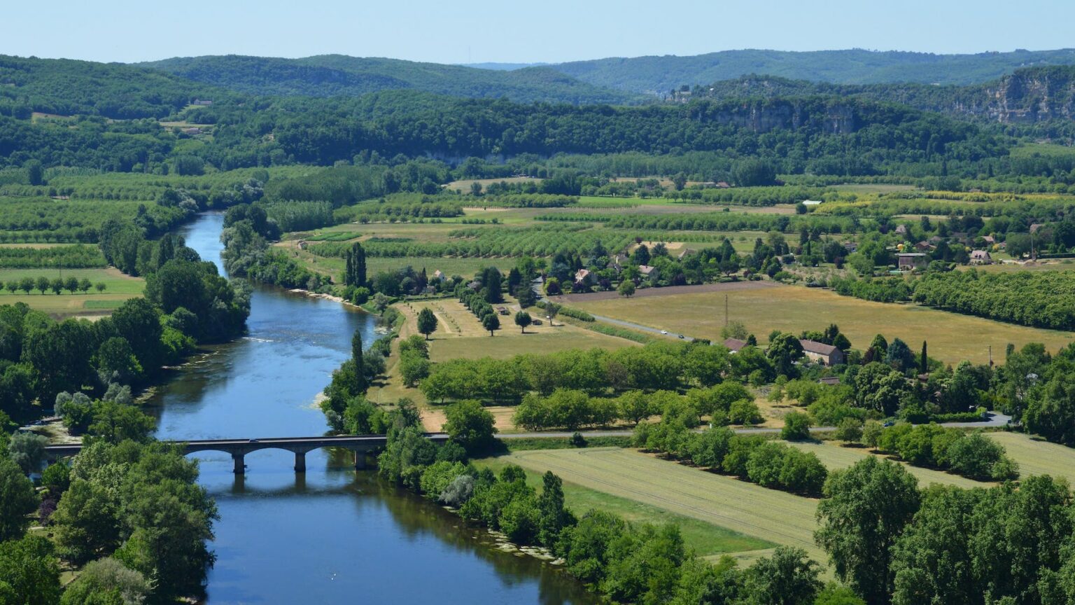 Exploring the Dordogne: Prehistory and Perigord Cuisine – Adventure Voyager