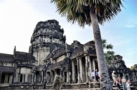 Exploring the Ruins of Angkor Wat: A Glimpse into Cambodia's History