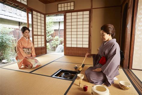 Cultural Immersion in Kyoto: Temples, Tea Ceremonies, and Traditional Arts