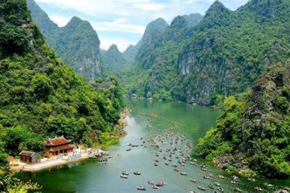 A Journey through the Natural Beauty of Ninh Binh, Vietnam