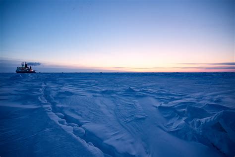 A Journey to the Arctic: Exploring the Land of the Midnight Sun