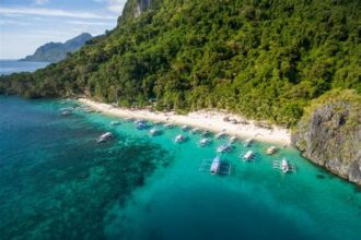 Island Hopping in the Philippines: Exploring the Tropical Paradise