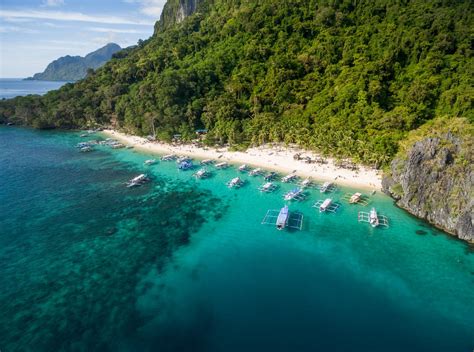 Island Hopping in the Philippines: Exploring the Tropical Paradise