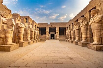 Exploring the Rich History of Egyptian Temples and Pyramids