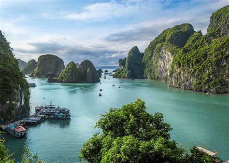 Embracing the Tranquility of Ha Long Bay, Vietnam