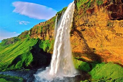 The Stunning Waterfalls of Iceland: A Natural Wonder