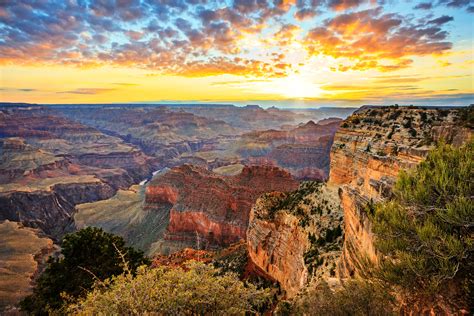 The Majesty of the Grand Canyon: A Natural Wonder of the United States